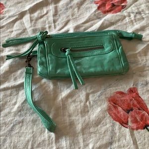 🎉BOGO🎉Mint wristlet in good condition